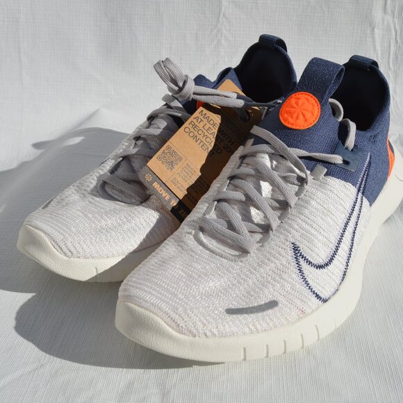 Nike Men's Blue Free Run Flyknit Size M 7.5 and W 9 (New) - Picture 3 of 12
